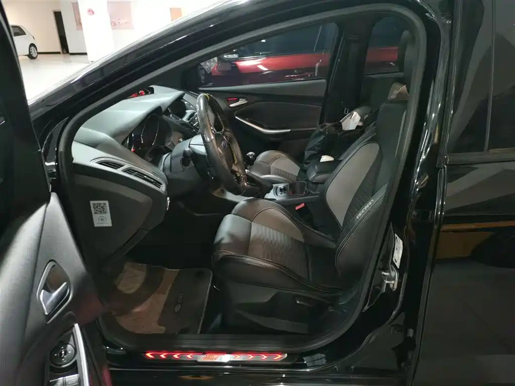 FORD FOCUS IMPORT 2015