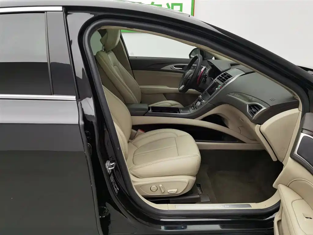 LINCOLN MKZ 2019