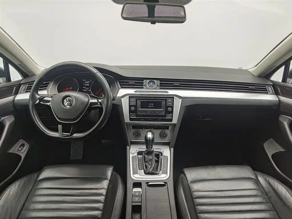 VOLKSWAGEN MAGOTAN 2018