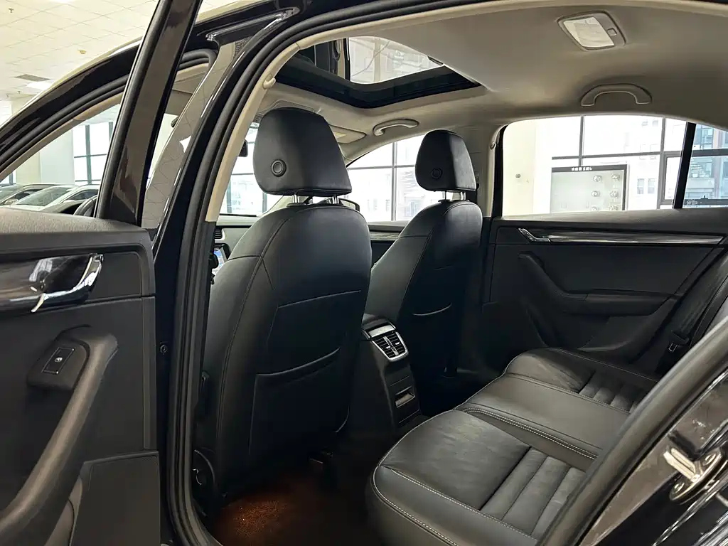 SKODA OCTAVIA 2017