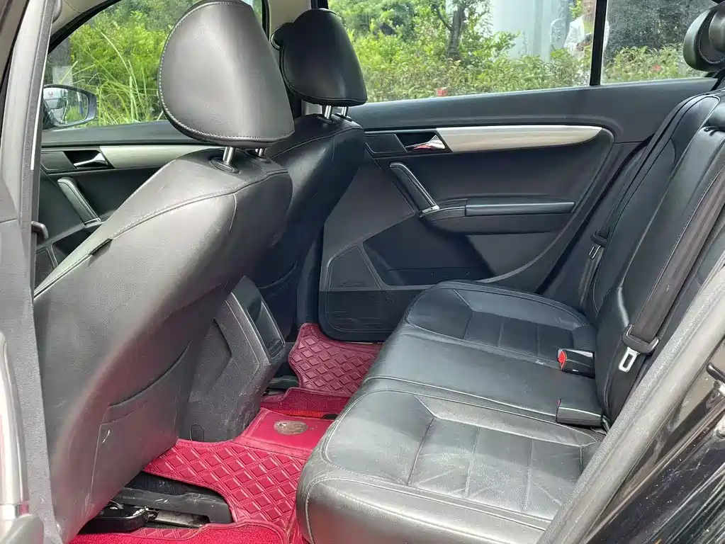 VOLKSWAGEN LAVIDA 2013