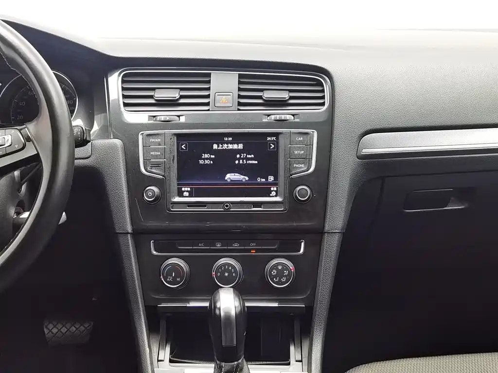 VOLKSWAGEN GOLF 2017