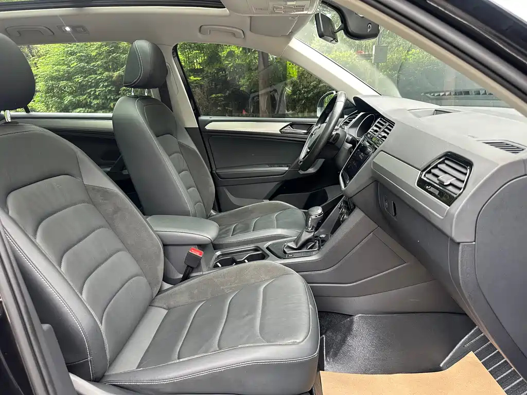 VOLKSWAGEN TIGUAN L 2021