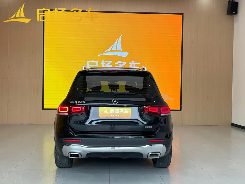 MERCEDES BENZ GLB 2023