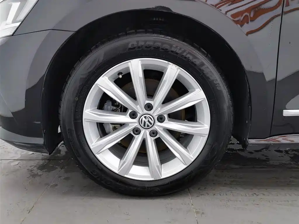 VOLKSWAGEN PASSAT 2018