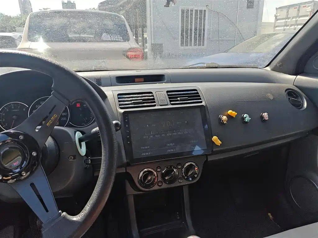 SUZUKI SWIFT 2014