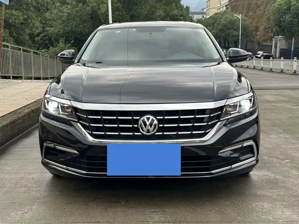 VOLKSWAGEN PASSAT 2021