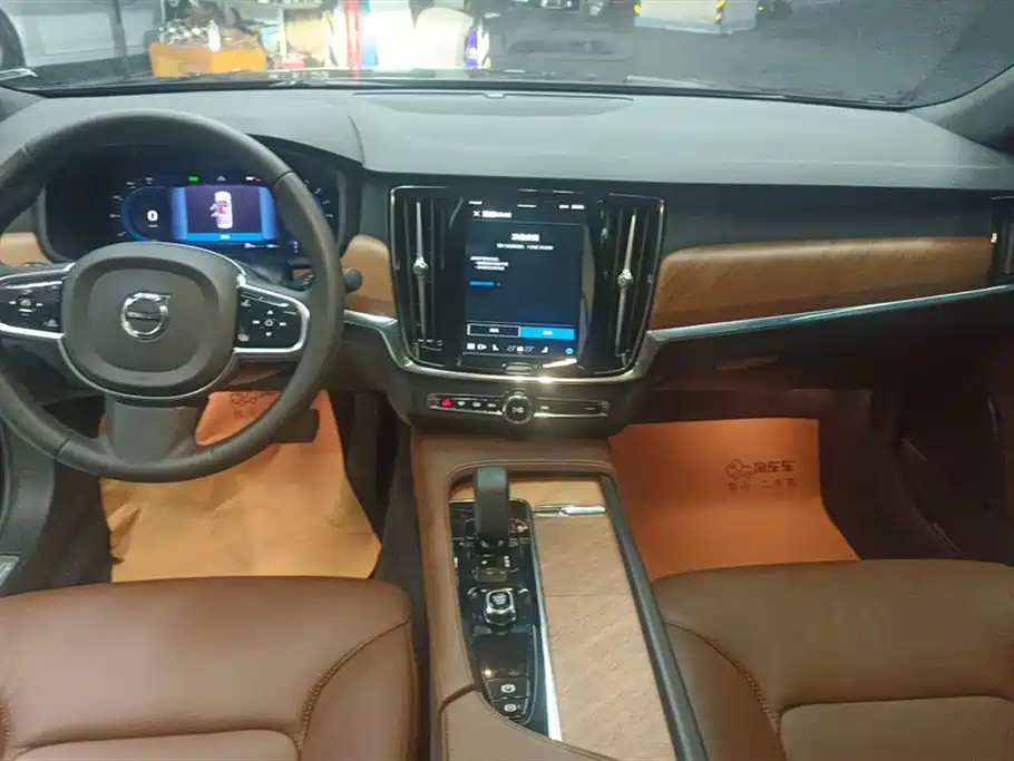 VOLVO S90 2024