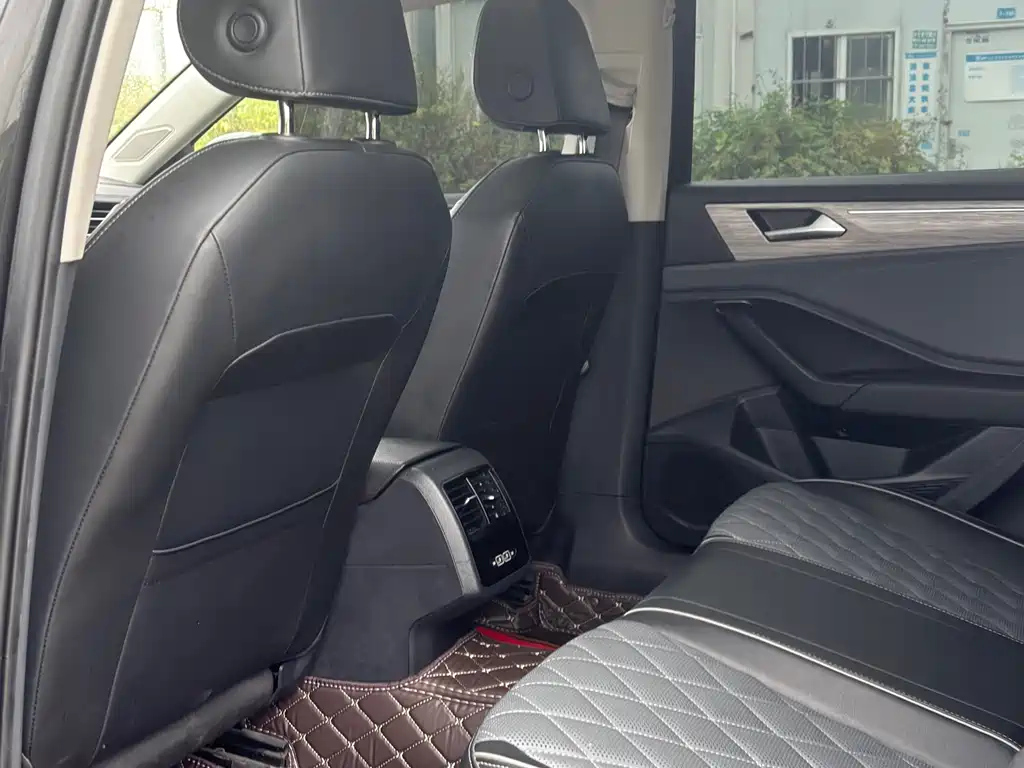 VOLKSWAGEN SAGITAR 2024