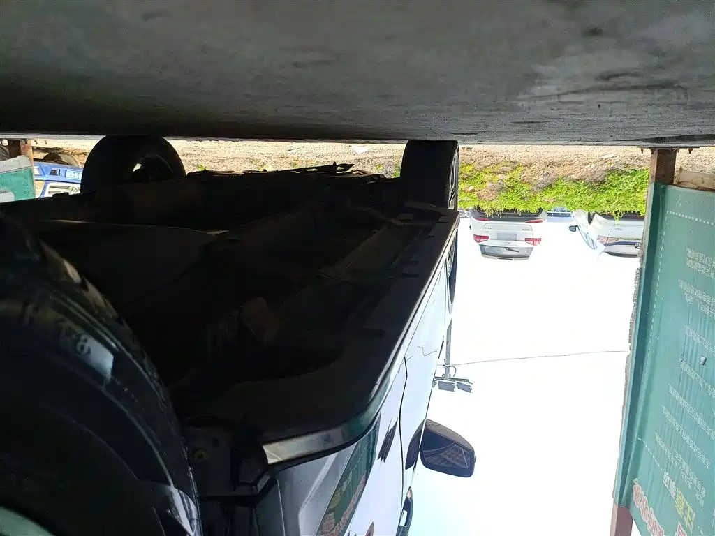 DONGFENG AEOLUS AX7 2016