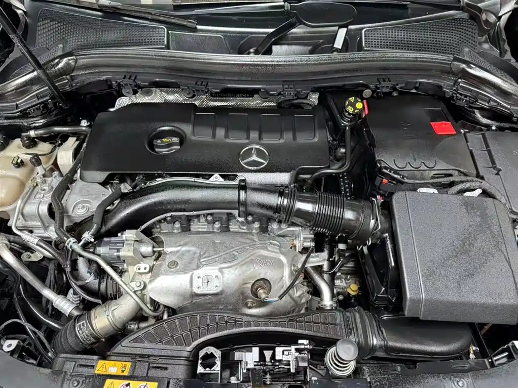 MERCEDES BENZ GLA 2023