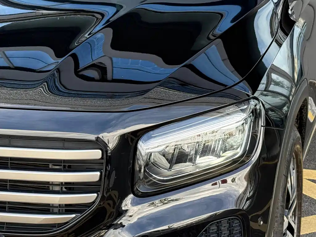 MERCEDES BENZ GLB 2024