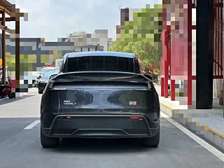 TESLA MODEL Y  2025 YEAR  POWER EDITION 2025