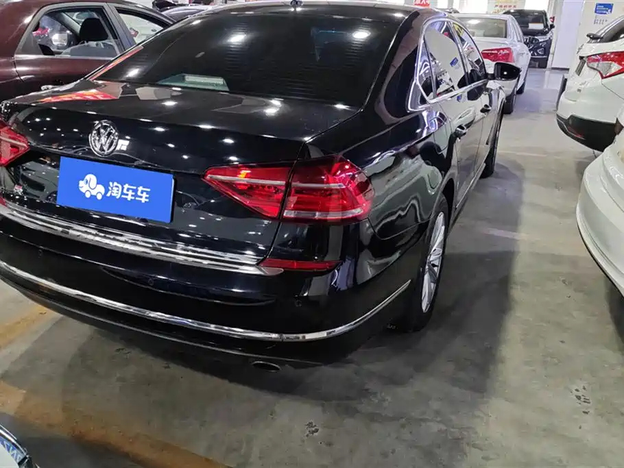 VOLKSWAGEN PASSAT 2017