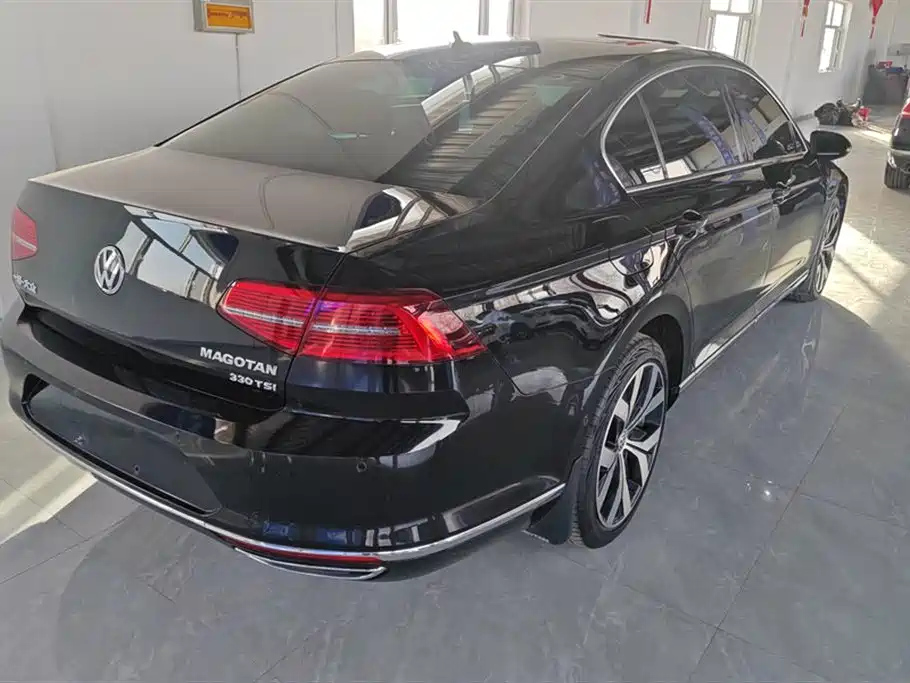 VOLKSWAGEN MAGOTAN 2018