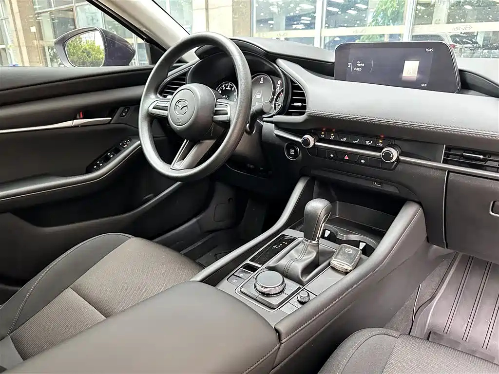 MAZDA 3 AXELA 2024