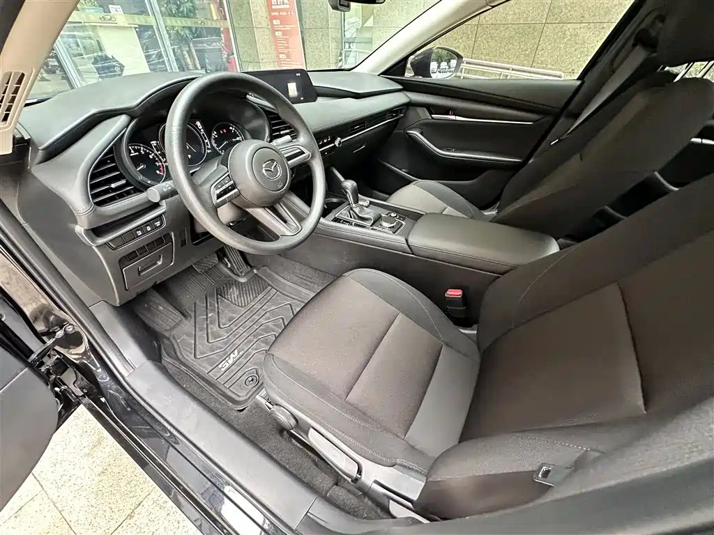 MAZDA 3 AXELA 2024