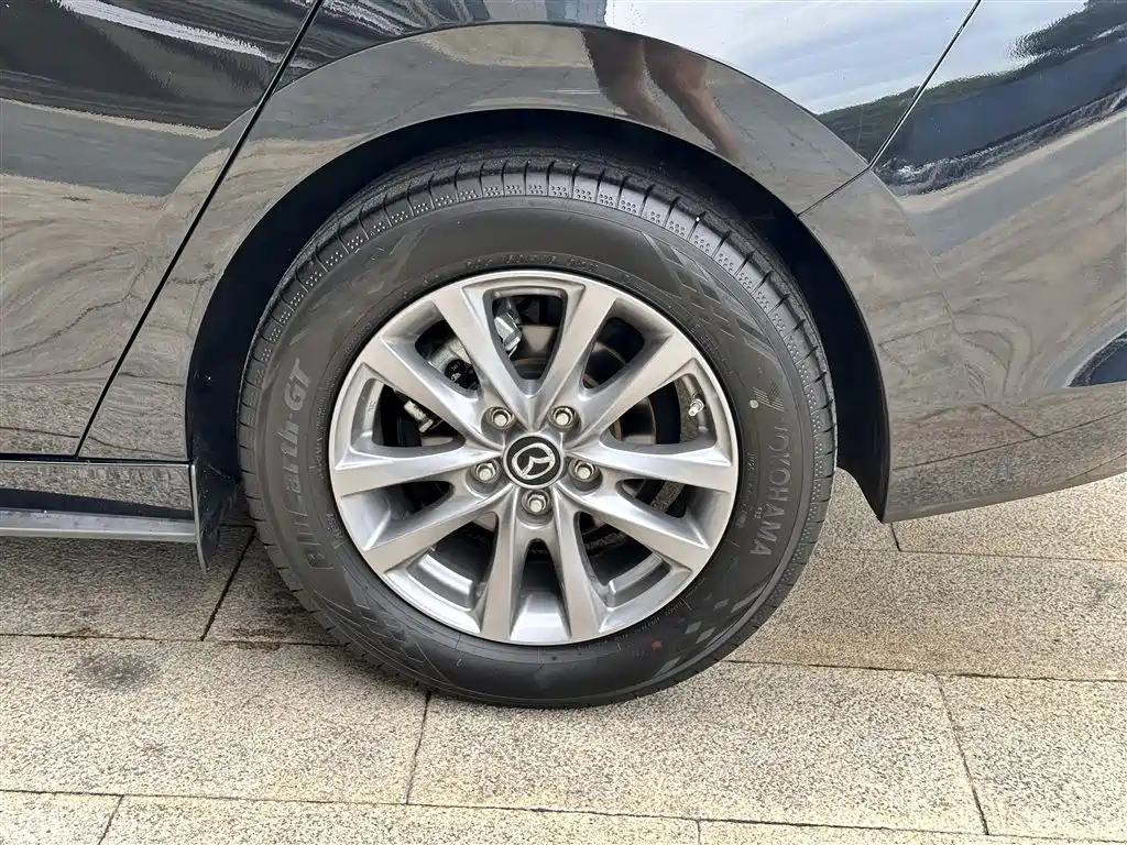 MAZDA 3 AXELA 2024