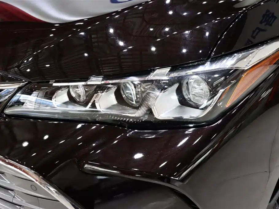 TOYOTA AVALON 2020