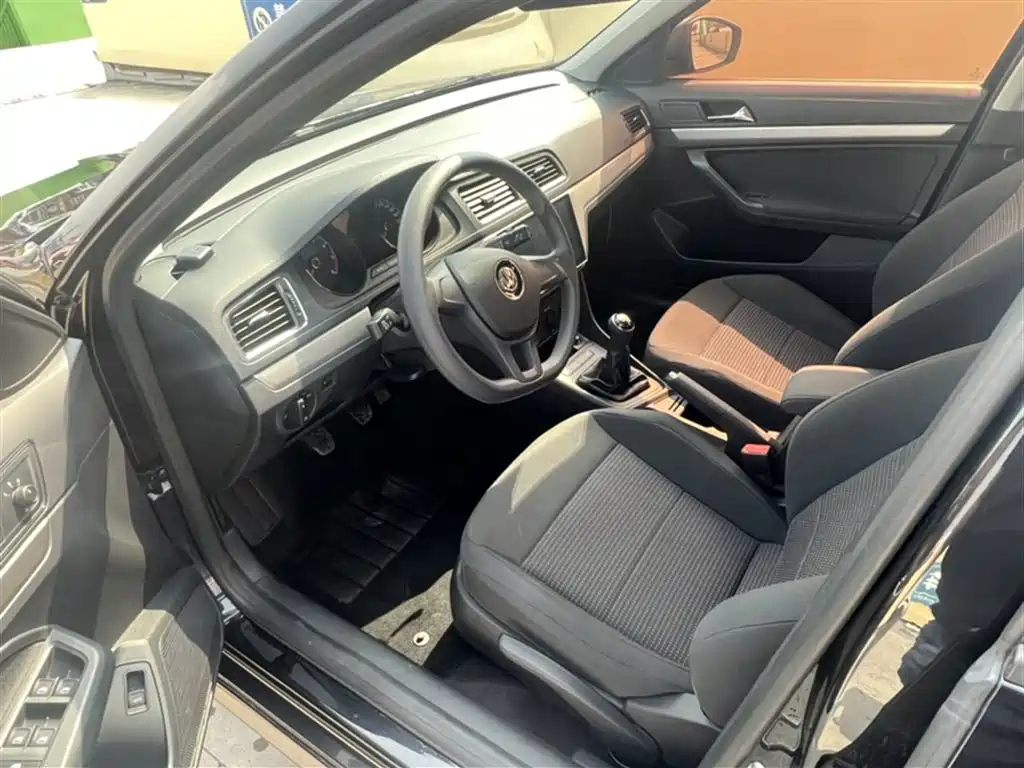 VOLKSWAGEN LAVIDA 2017