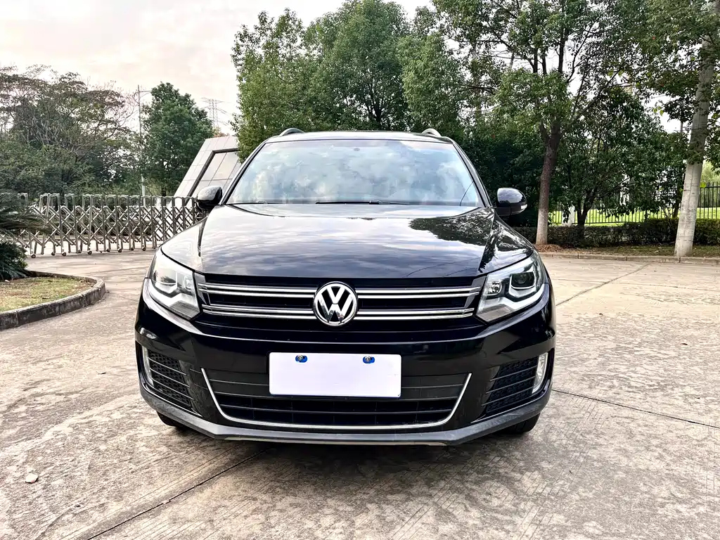 VOLKSWAGEN TIGUAN 2015