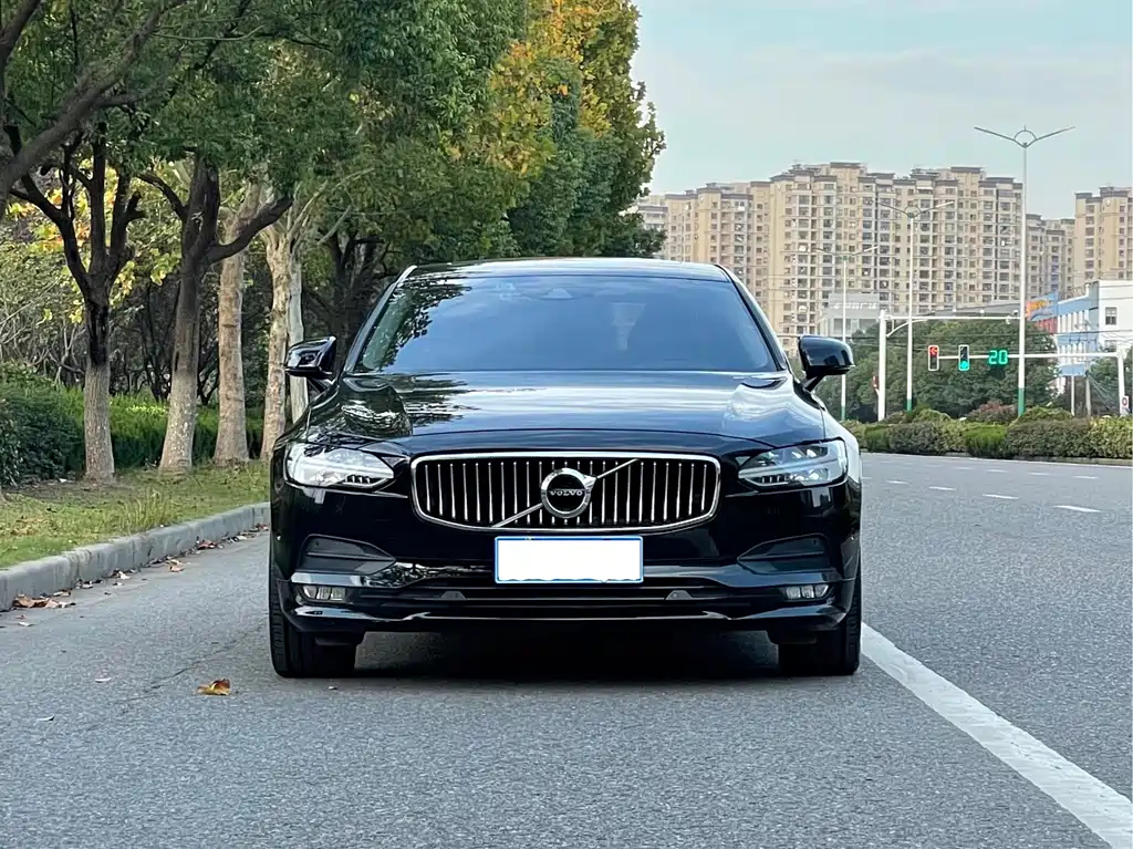 VOLVO S90 2017