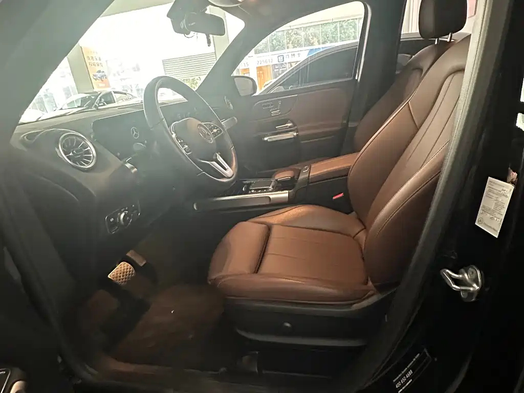 MERCEDES BENZ GLB 2023