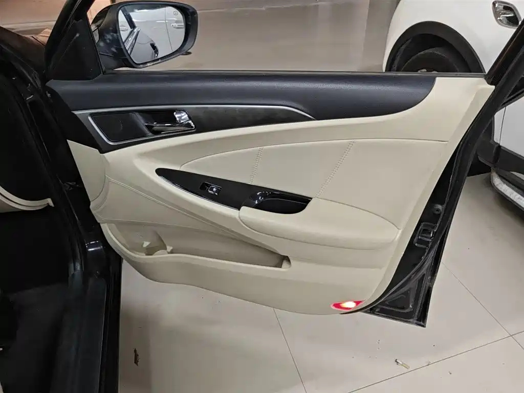 CHANGAN EADO 2016
