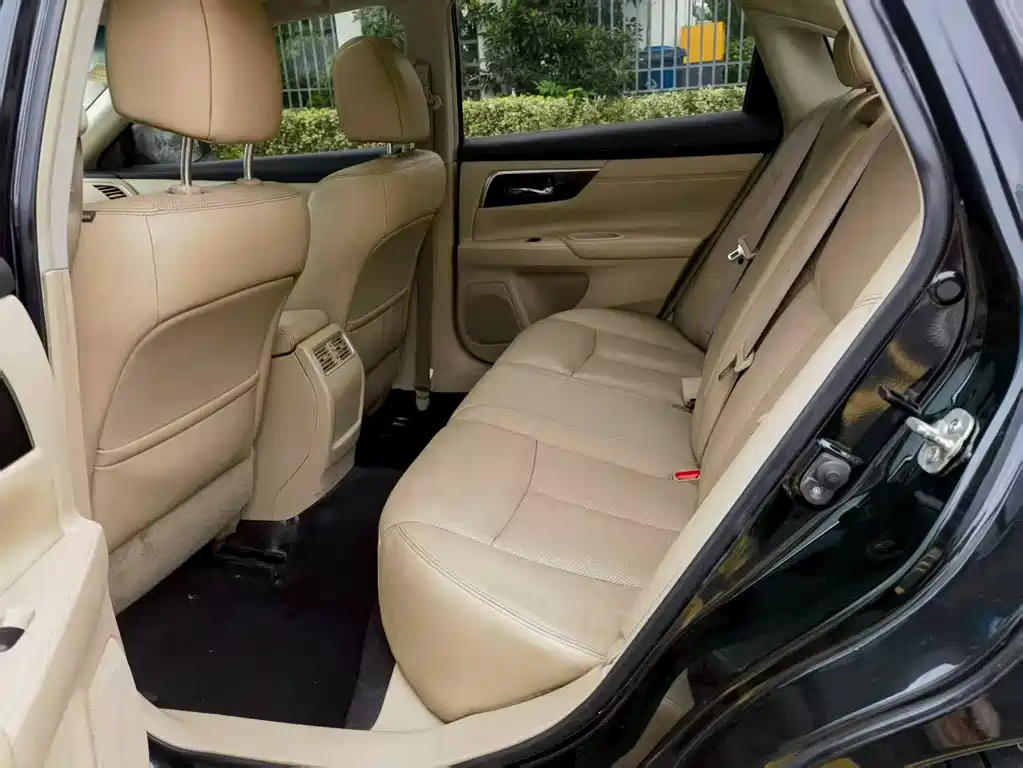 NISSAN TEANA 2017