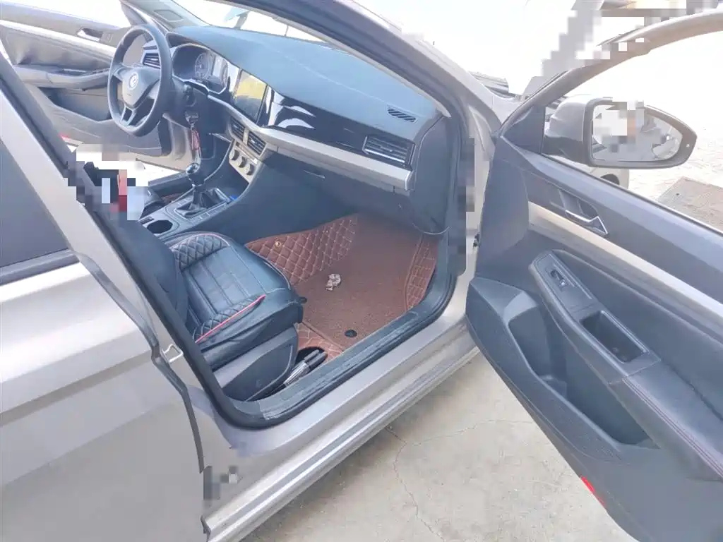 VOLKSWAGEN BORA 2019