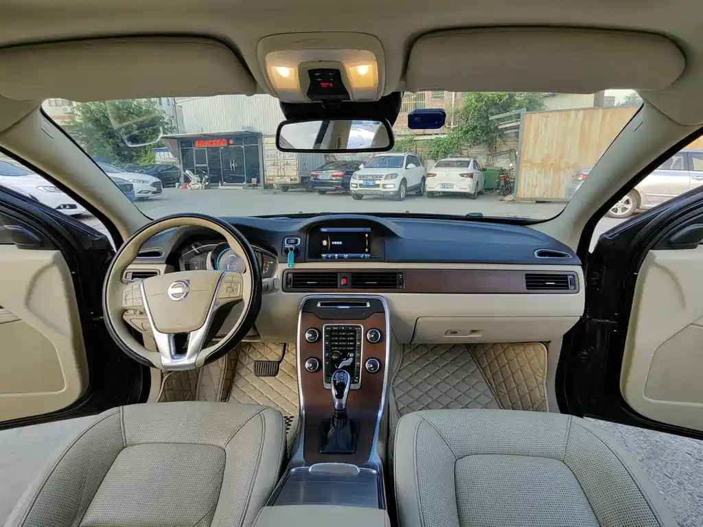 VOLVO S80L 2014