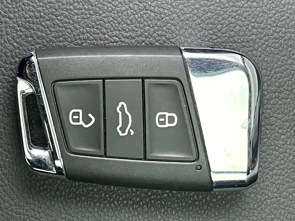 VOLKSWAGEN MAGOTAN 2022