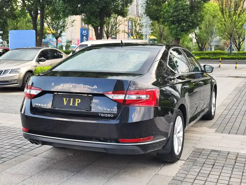 SKODA SUPERB 2018