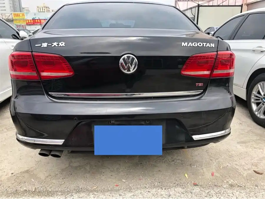 VOLKSWAGEN MAGOTAN 2012
