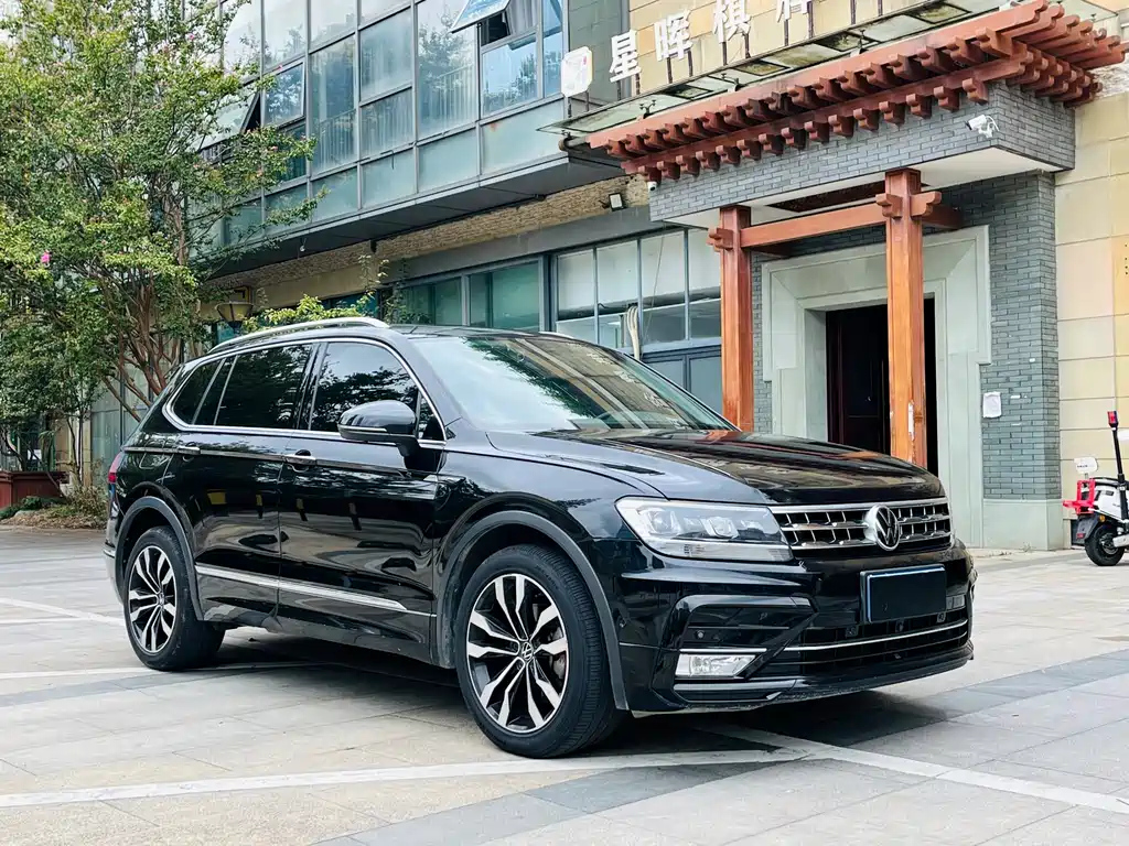 VOLKSWAGEN TIGUAN L 2021