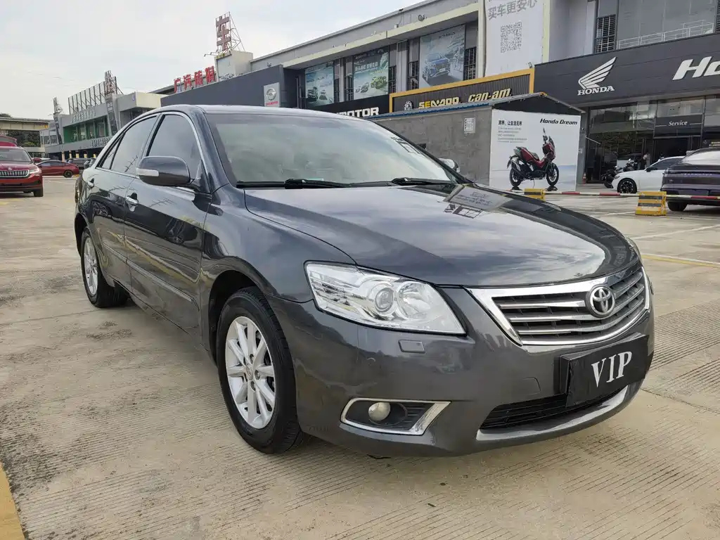 TOYOTA CAMRY 2011