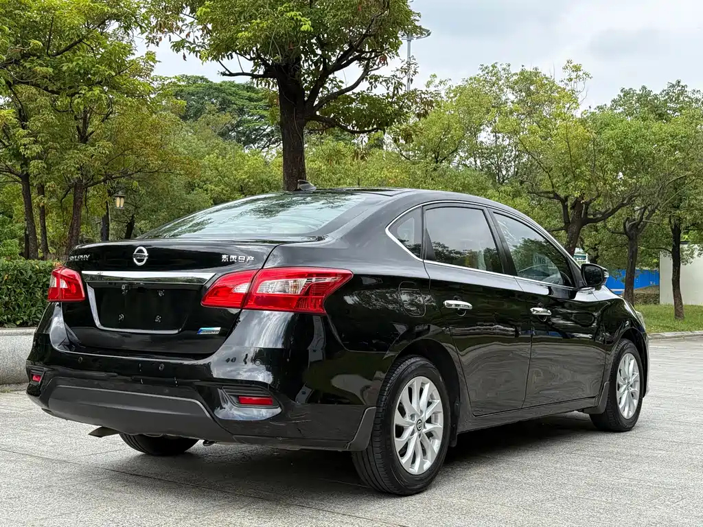 NISSAN SYLPHY 2019