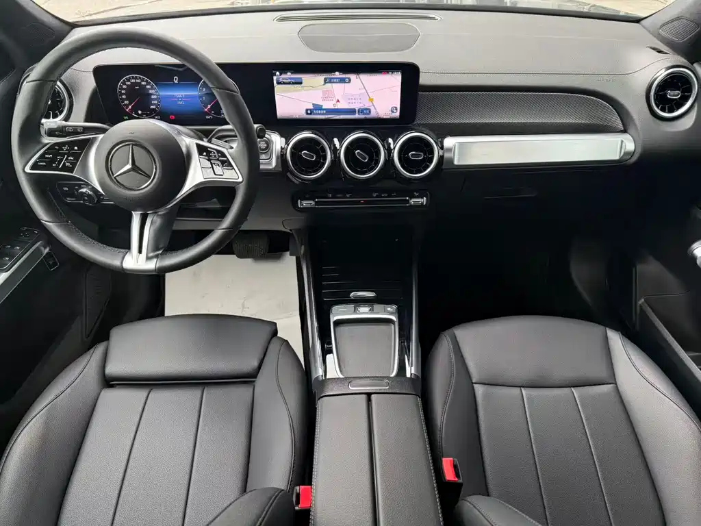 MERCEDES BENZ GLB 2024