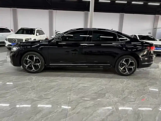 VOLKSWAGEN PASSAT 2024