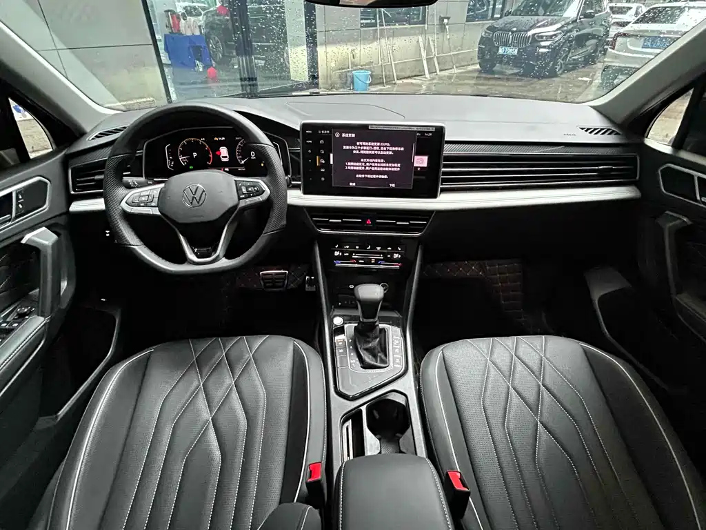 VOLKSWAGEN TIGUAN L 2024