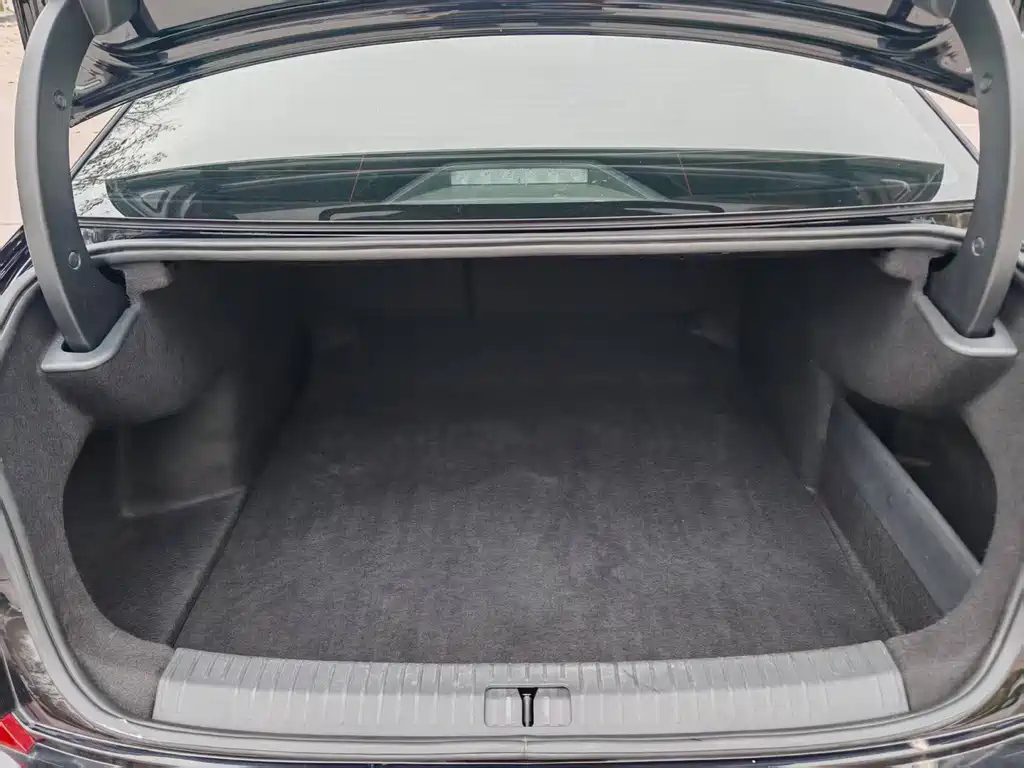 VOLKSWAGEN PASSAT 2024