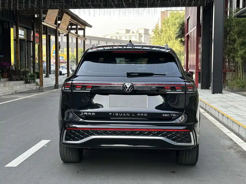 VOLKSWAGEN TIGUAN L 2025
