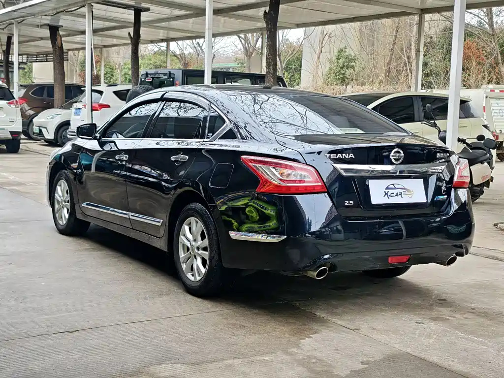 NISSAN TEANA 2015