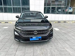 VOLKSWAGEN PASSAT 2024