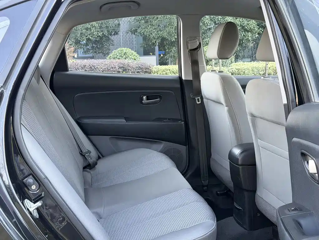 HYUNDAI CELESTA 2015