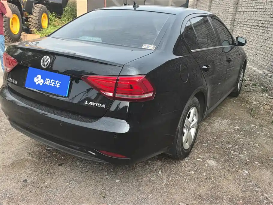 VOLKSWAGEN LAVIDA 2021