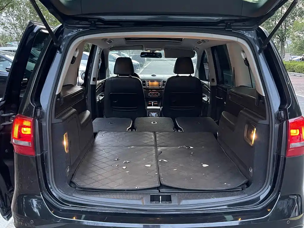 VOLKSWAGEN SHARAN 2012