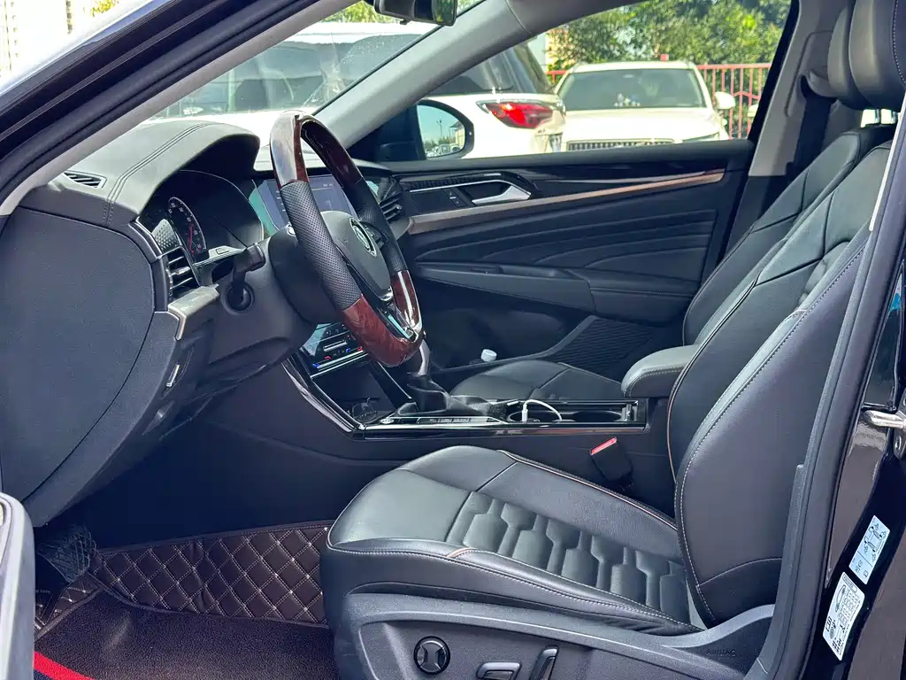 VOLKSWAGEN PASSAT 2020