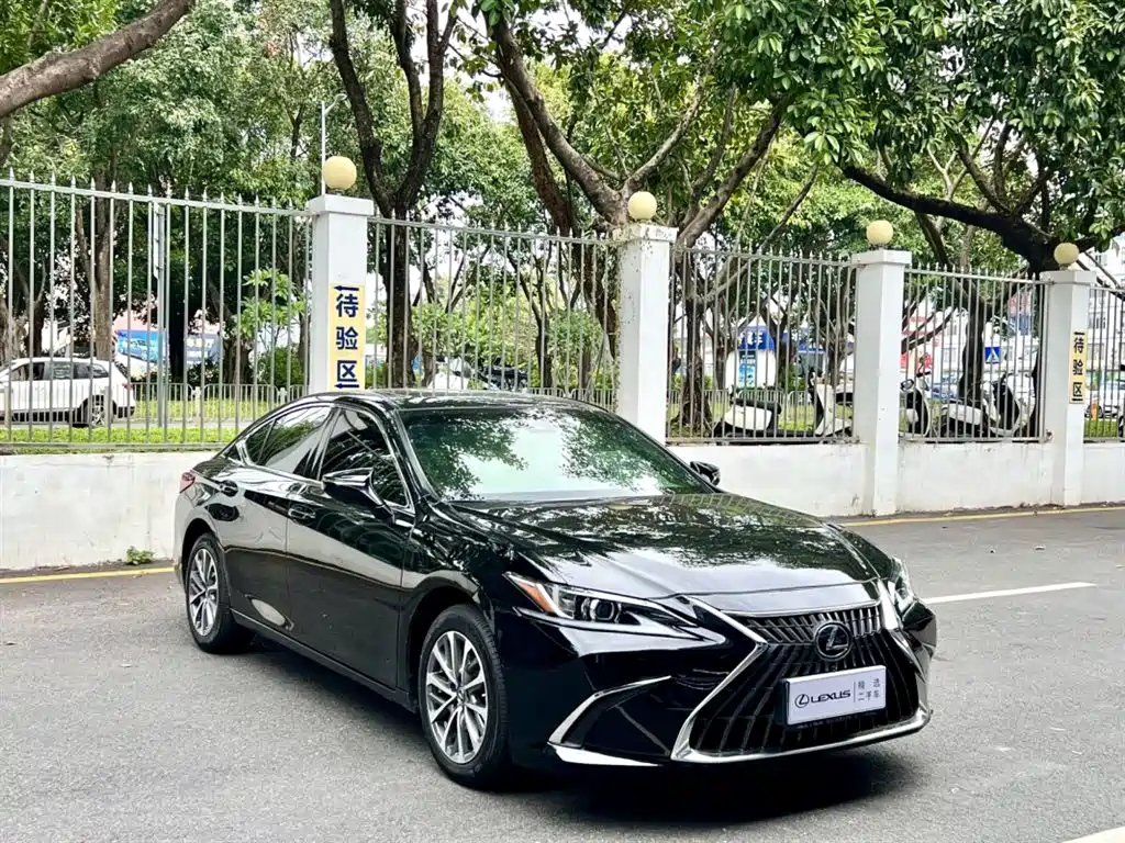 LEXUS ES 2023