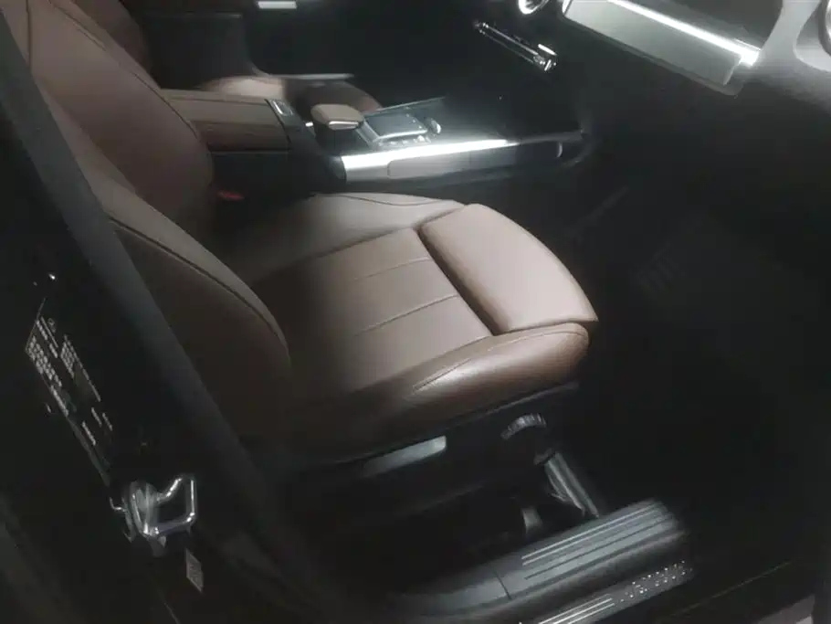 MERCEDES BENZ GLB 2021